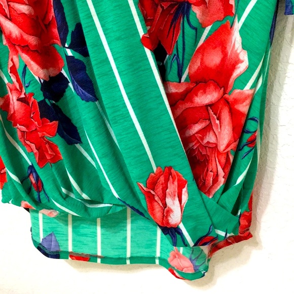 Green floral wrap look off the shoulder top Sz S - Picture 3 of 7